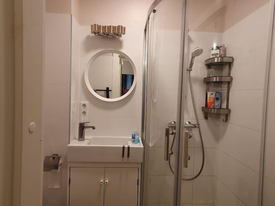 Stylish Apartment In Old Town Рига Экстерьер фото